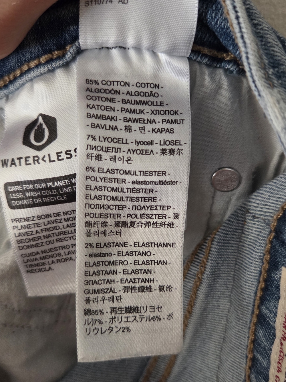LEVI'S Flare Jeans - Picture 7 of 7